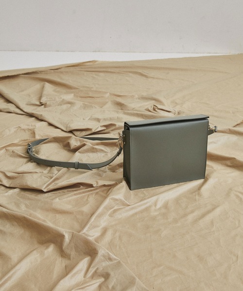 UNITED TOKYO（ユナイテッドトウキョウ）の「スクエアデザインバック  