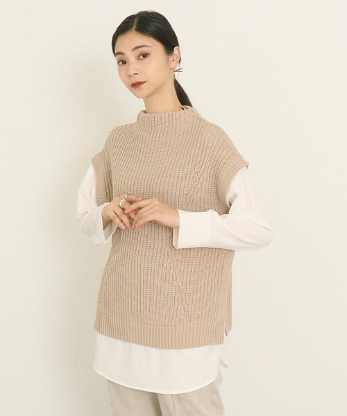 AULI(アウリィ)の「シャツレイヤードニットベスト(ニット/セーター)」|ベージュ