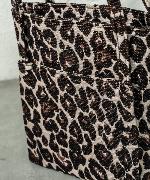 loti(ロティ)の「WEB限定 loti アニマルジャガードバッグ(ショルダーバッグ・レディース・ブラウン/ブラック・FREE)」の4枚目の写真