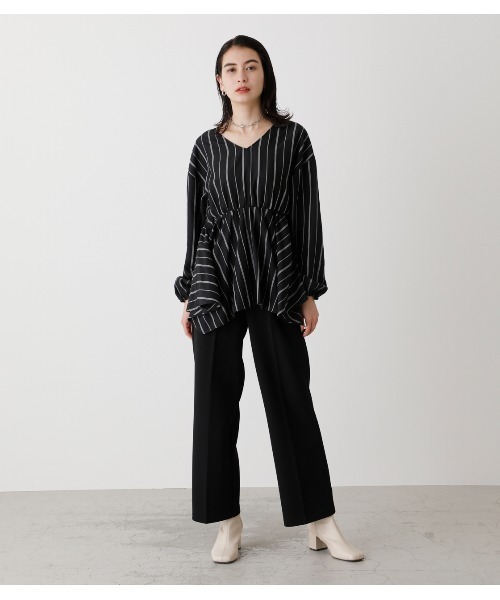 AZUL by moussy（アズールバイマウジー）の「WAIST SHIRRING HEM BLOUSE/ウエストシアリングヘムブラウス（シャツ/ブラウス・レディース・ライム/ベージュ/ブラック系その他/グリーン系その他/オフホワイト・SMALL/MEDIUM）」の17枚目の写真