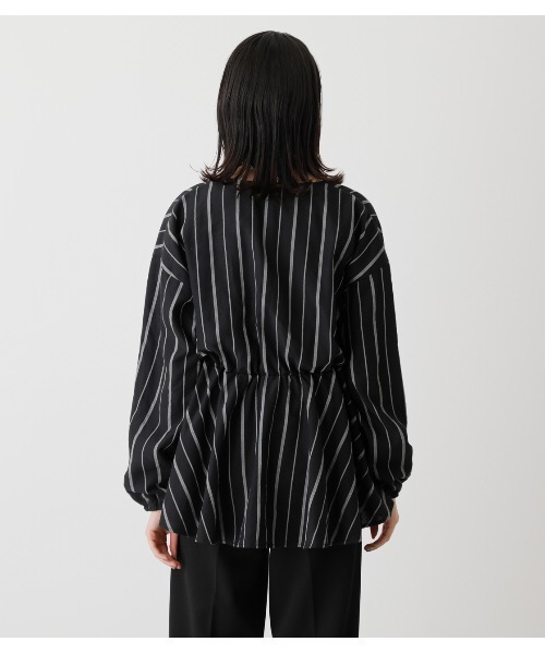 AZUL by moussy（アズールバイマウジー）の「WAIST SHIRRING HEM BLOUSE/ウエストシアリングヘムブラウス（シャツ/ブラウス・レディース・ライム/ベージュ/ブラック系その他/グリーン系その他/オフホワイト・SMALL/MEDIUM）」の20枚目の写真