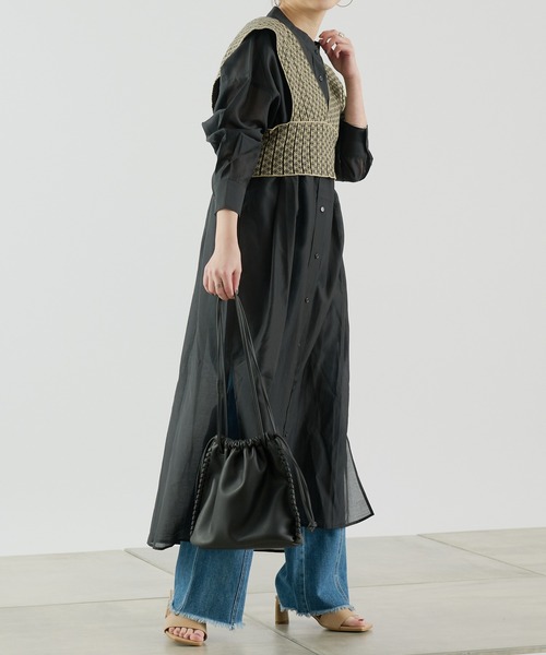 COLONY 2139（コロニートゥーワンスリーナイン）の「再生ポリバンドカラーシアーシャツワンピース（シャツワンピース・レディース・ベージュ/オフホワイト/ブラック/カーキ・MEDIUM/LARGE）」の14枚目の写真