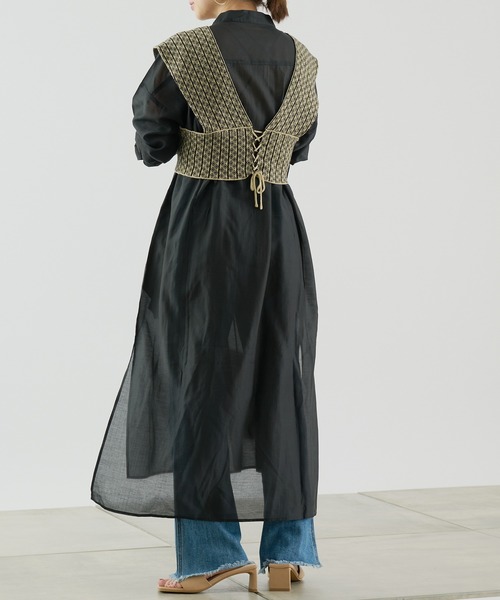 COLONY 2139（コロニートゥーワンスリーナイン）の「再生ポリバンドカラーシアーシャツワンピース（シャツワンピース・レディース・ベージュ/オフホワイト/ブラック/カーキ・MEDIUM/LARGE）」の15枚目の写真