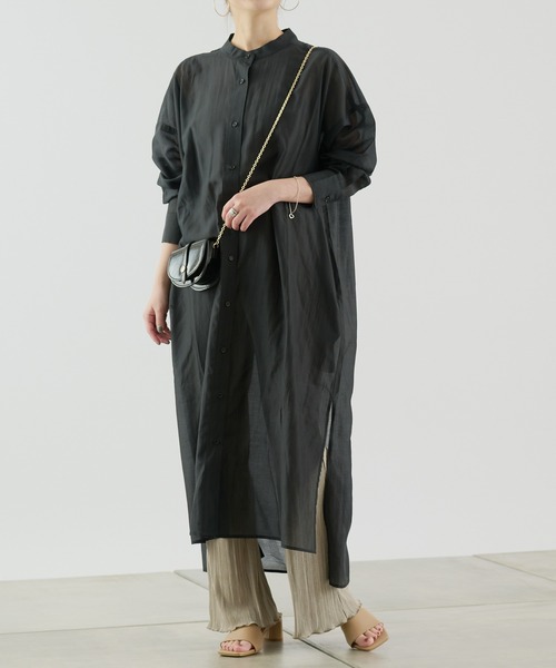 COLONY 2139（コロニートゥーワンスリーナイン）の「再生ポリバンドカラーシアーシャツワンピース（シャツワンピース・レディース・ベージュ/オフホワイト/ブラック/カーキ・MEDIUM/LARGE）」の19枚目の写真