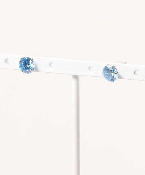 Fun & Daily（ファンアンドデイリー）の「F&D : クリスタルカラーピアス（ピアス（両耳用）・レディース・ブラック/ベージュ/レッド/ピンク/ブルー/グリーン/クリア/グリーン系その他/ブルー系その他・FREE）」の6枚目の写真