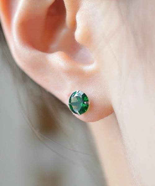 Fun & Daily（ファンアンドデイリー）の「F&D : クリスタルカラーピアス（ピアス（両耳用）・レディース・ブラック/ベージュ/レッド/ピンク/ブルー/グリーン/クリア/グリーン系その他/ブルー系その他・FREE）」の12枚目の写真