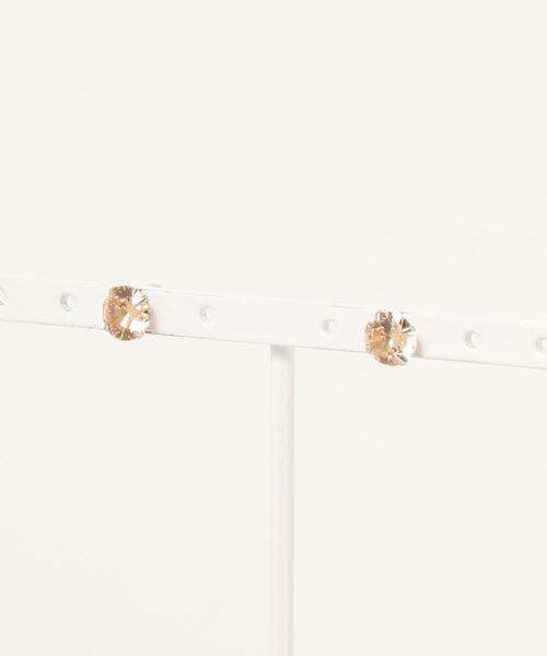 Fun & Daily（ファンアンドデイリー）の「F&D : クリスタルカラーピアス（ピアス（両耳用）・レディース・ブラック/ベージュ/レッド/ピンク/ブルー/グリーン/クリア/グリーン系その他/ブルー系その他・FREE）」の18枚目の写真