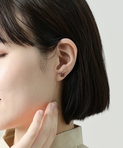 Fun & Daily（ファンアンドデイリー）の「F&D : クリスタルカラーピアス（ピアス（両耳用）・レディース・ブラック/ベージュ/レッド/ピンク/ブルー/グリーン/クリア/グリーン系その他/ブルー系その他・FREE）」の15枚目の写真