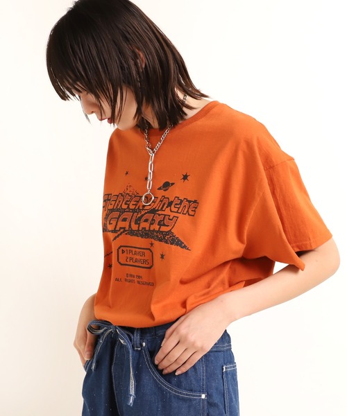 RNA（アールエヌエー）の「M1680 OLD&NEW GAME メガBIG-Tシャツ