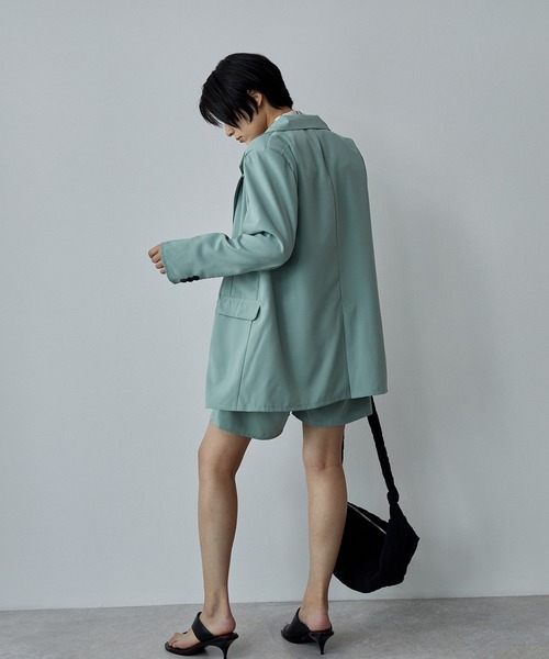 ECRIRE（エクリール）の「ロングジャケット＋タックショートパンツ　セットアップ（テーラードジャケット・レディース・ブラック/グレー/ライトグリーン/サンドグレー・フリー）」の9枚目の写真