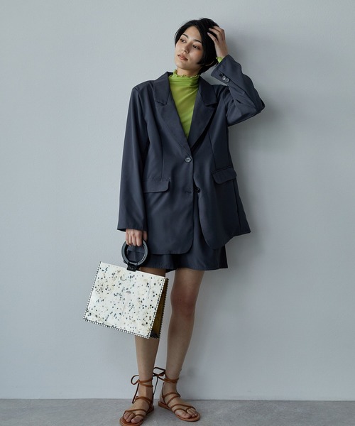 ECRIRE（エクリール）の「ロングジャケット＋タックショートパンツ　セットアップ（テーラードジャケット・レディース・ブラック/グレー/ライトグリーン/サンドグレー・フリー）」の14枚目の写真