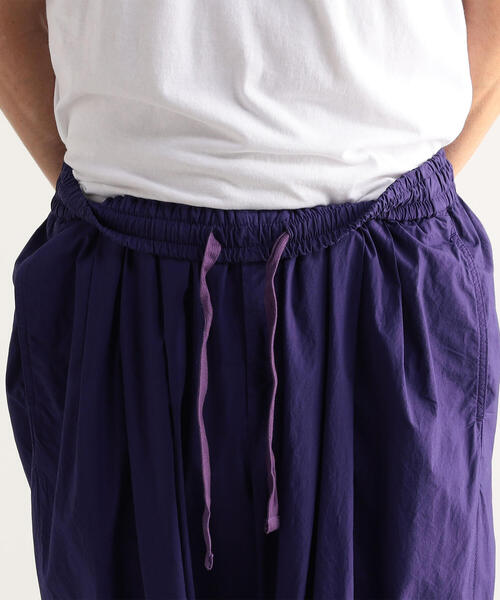 TOMORROWLAND （トゥモローランド）の「コットンタイプライター 3プリーツイージーパンツ（その他パンツ・メンズ・チャコールグレー/オレンジ/ブラウン/パープル・S/M）」の12枚目の写真