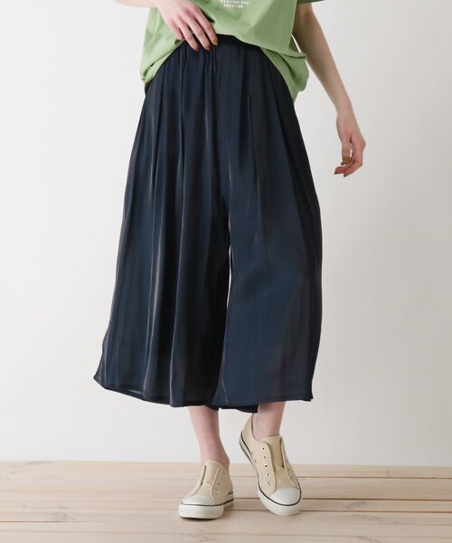 Cutie Blonde（キューティーブロンド）の「◆累計34万本！【S-L/すそくるっ】シャイニーサテンスカンツ（その他パンツ・レディース・ナチュラル/マスタード/ダークネイビー・01/02/03）」の2枚目の写真