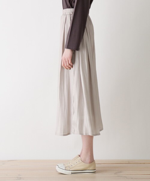 Cutie Blonde（キューティーブロンド）の「◆累計34万本！【S-L/すそくるっ】シャイニーサテンスカンツ（その他パンツ・レディース・ナチュラル/マスタード/ダークネイビー・01/02/03）」の5枚目の写真