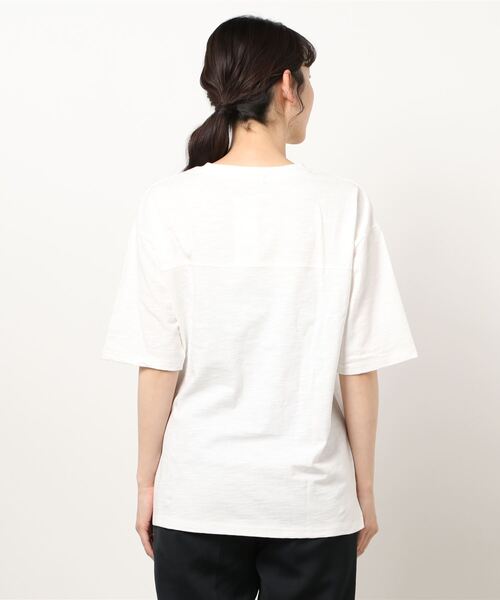 Samansa Mos2（サマンサ モスモス）の「ロゴプリントTee（Tシャツ/カットソー・レディース・ベージュ/オフホワイト/チャコール・ﾌﾘ-）」の5枚目の写真