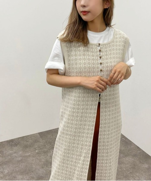 apres jour mignon（アプレジュールミニョン）の「ジャガードニットジレ 【ZOZOTOWN限定アイテム】（その他トップス・レディース・アイボリー/ブラック/オレンジ・X-LARGE/フリー）」の17枚目の写真