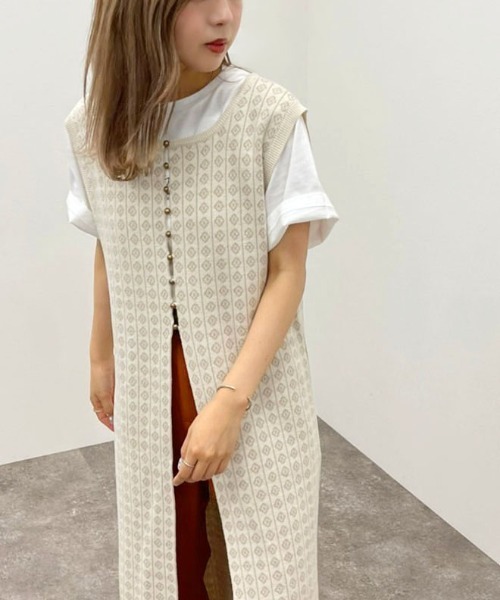 apres jour mignon（アプレジュールミニョン）の「ジャガードニットジレ 【ZOZOTOWN限定アイテム】（その他トップス・レディース・アイボリー/ブラック/オレンジ・X-LARGE/フリー）」の4枚目の写真