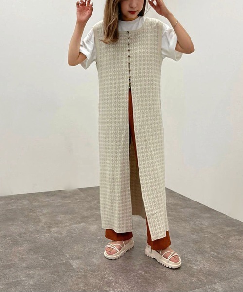 apres jour mignon（アプレジュールミニョン）の「ジャガードニットジレ 【ZOZOTOWN限定アイテム】（その他トップス・レディース・アイボリー/ブラック/オレンジ・X-LARGE/フリー）」の13枚目の写真