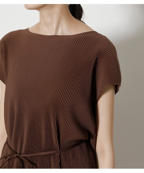 AZUL by moussy（アズールバイマウジー）の「EASY PLEATS TOPS/イージープリーツトップス（Tシャツ/カットソー・レディース・ブラック/ダークブラウン/ミント・SMALL/MEDIUM）」の10枚目の写真