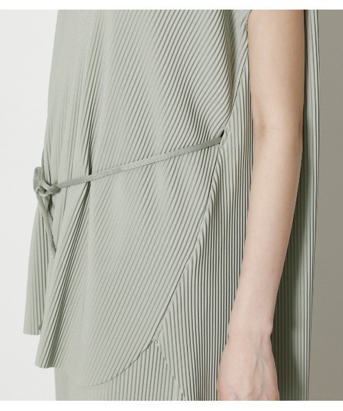 AZUL by moussy（アズールバイマウジー）の「EASY PLEATS TOPS/イージープリーツトップス（Tシャツ/カットソー・レディース・ブラック/ダークブラウン/ミント・SMALL/MEDIUM）」の20枚目の写真