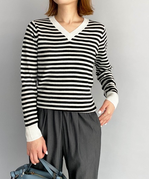 PICCIN（ピッチン）の「ラメ入りVネックニット（ニット/セーター・レディース・ライトブルー/ブラック/ベージュ/オフホワイト/イエロー/モカ/ホワイト系その他/ブラウン系その他・M）」の4枚目の写真