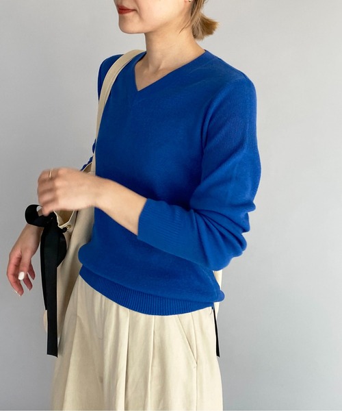 PICCIN（ピッチン）の「ラメ入りVネックニット（ニット/セーター・レディース・ライトブルー/ブラック/ベージュ/オフホワイト/イエロー/モカ/ホワイト系その他/ブラウン系その他・M）」の8枚目の写真