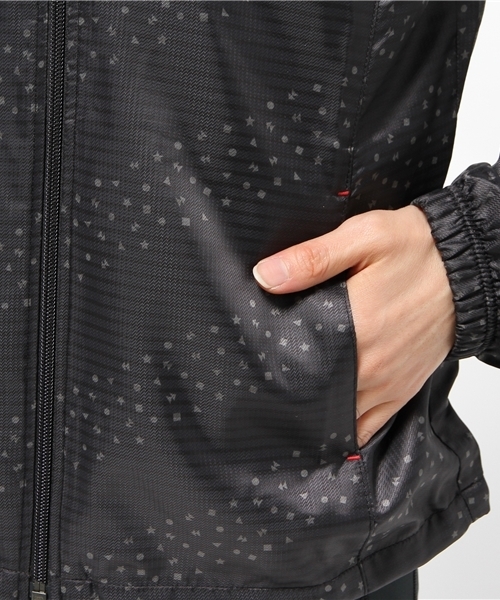 PUMA（プーマ）の「フーデッド裏メッシュ ウーブン ジャケット (WOMEN)（ナイロンジャケット・レディース・ピンク/グレー/ブラック・LARGE/MEDIUM/SMALL/O）」の18枚目の写真