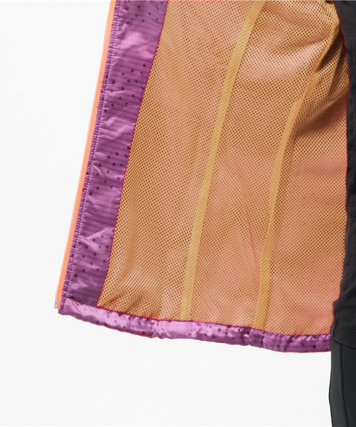 PUMA（プーマ）の「フーデッド裏メッシュ ウーブン ジャケット (WOMEN)（ナイロンジャケット・レディース・ピンク/グレー/ブラック・LARGE/MEDIUM/SMALL/O）」の15枚目の写真