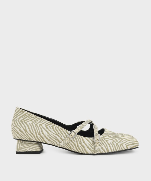 CHARLES & KEITH(チャールズ & キース)の「パテントスクエアトゥ メリージェーン / Patent Square Toe Mary Janes(パンプス・レディース・ブラック/その他4・22.5cm/23cm/23.5cm/24.5cm/25cm/25.5cm)」の1枚目の写真