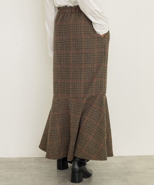 w closet（ダブルクローゼット）の「【新色追加】【SETUP対応】起毛チェック切替マーメイドスカート（スカート・レディース・カーキ/ブルー/ライトベージュ/グレー/ホワイト・FREE）」の8枚目の写真