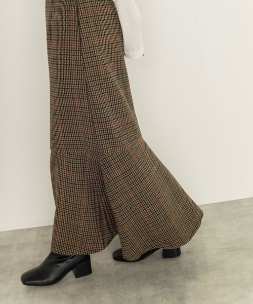 w closet（ダブルクローゼット）の「【新色追加】【SETUP対応】起毛チェック切替マーメイドスカート（スカート・レディース・カーキ/ブルー/ライトベージュ/グレー/ホワイト・FREE）」の10枚目の写真