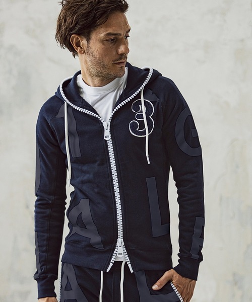 1PIU1UGUALE3 RELAX(ウノピゥウノウグァーレトレ)ビッグファスナー