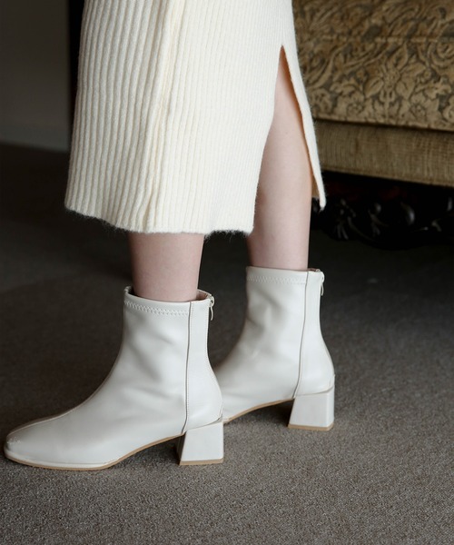 UNE MANSION（ユヌマンション）の「スクエアヒールアンクルブーツ（ブーツ・レディース・ブラック/アイボリー・25.0cm/24.0cm/23.0cm）」の22枚目の写真