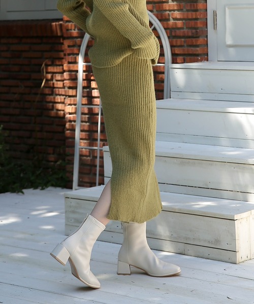 UNE MANSION（ユヌマンション）の「スクエアヒールアンクルブーツ（ブーツ・レディース・ブラック/アイボリー・25.0cm/24.0cm/23.0cm）」の20枚目の写真