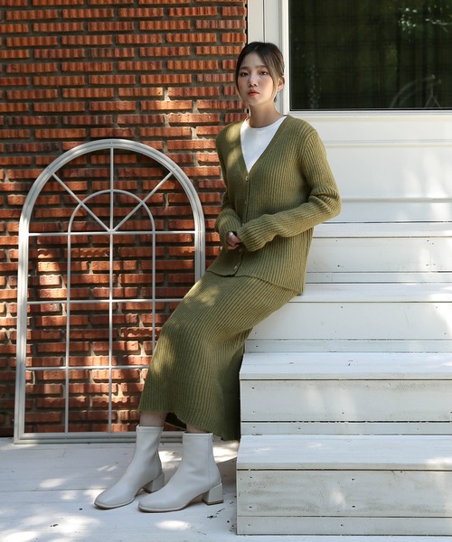 UNE MANSION（ユヌマンション）の「スクエアヒールアンクルブーツ（ブーツ・レディース・ブラック/アイボリー・25.0cm/24.0cm/23.0cm）」の8枚目の写真