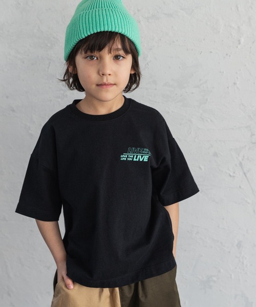 PAIRMANON STREET(ペアマノンストリート)の「【かぞくおそろい】ストリートグラフィックプリントTシャツ(Tシャツ/カットソー・キッズ・オフホワイト/ホワイト系その他/ホワイト系その他2/ブラック系その他/ブラック系その他2/ホワイト系その他3/ホワイト系その他4/ブラック系その他3/ブラック系その他4/カーキ・100/110/120/130/140/150/90)」の6枚目の写真