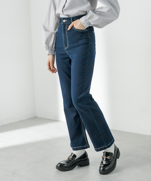 OLIVE des OLIVE（オリーブデオリーブ）の「ストレッチベーシックフレアパンツ（デニムパンツ・レディース・ブラック/ワンウォッシュ・FREE）」の19枚目の写真