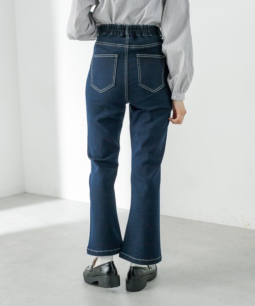 OLIVE des OLIVE（オリーブデオリーブ）の「ストレッチベーシックフレアパンツ（デニムパンツ・レディース・ブラック/ワンウォッシュ・FREE）」の22枚目の写真