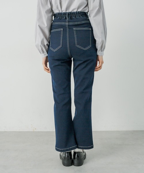 OLIVE des OLIVE（オリーブデオリーブ）の「ストレッチベーシックフレアパンツ（デニムパンツ・レディース・ブラック/ワンウォッシュ・FREE）」の16枚目の写真