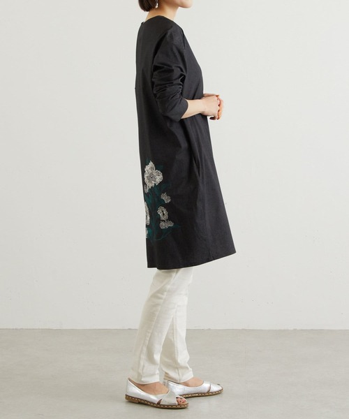BEARDSLEY（ビアズリー）の「花刺繍チュニック（ワンピース）」 - WEAR