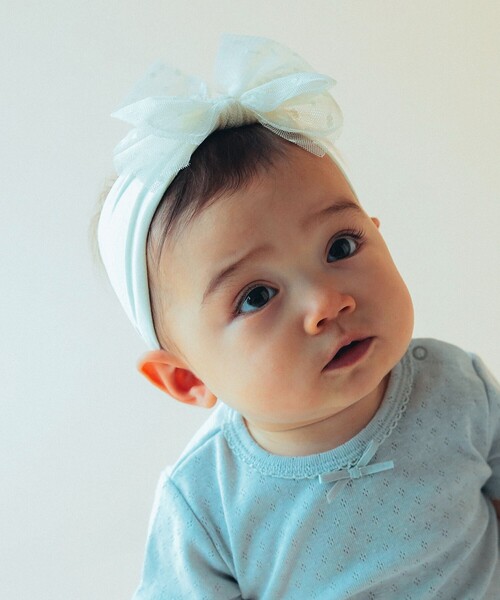 こども ビームス（コドモビームス）の「baby bling / Tulle Fab ベビーヘアバンド（ヘアバンド・キッズ・ホワイト/ベージュ/レッド系その他・ONE SIZE）」の2枚目の写真