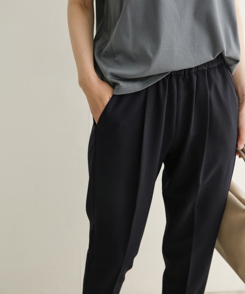 URBAN RESEARCH DOORS（アーバンリサーチドアーズ）の「ストレッチテーパードイージーパンツ（その他パンツ・レディース・ブラック/ブルー系その他/ライトベージュ/ネイビー・1/0/00）」の6枚目の写真