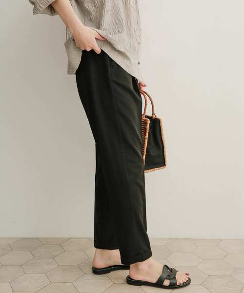 URBAN RESEARCH DOORS（アーバンリサーチドアーズ）の「ストレッチテーパードイージーパンツ（その他パンツ・レディース・ブラック/ブルー系その他/ライトベージュ/ネイビー・1/0/00）」の8枚目の写真