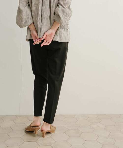 URBAN RESEARCH DOORS（アーバンリサーチドアーズ）の「ストレッチテーパードイージーパンツ（その他パンツ・レディース・ブラック/ブルー系その他/ライトベージュ/ネイビー・1/0/00）」の14枚目の写真