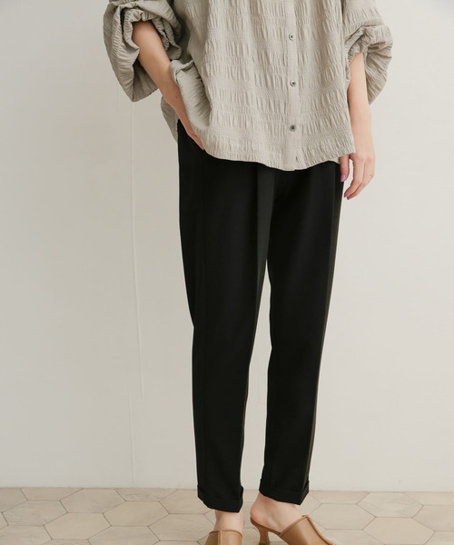 URBAN RESEARCH DOORS（アーバンリサーチドアーズ）の「ストレッチテーパードイージーパンツ（その他パンツ・レディース・ブラック/ブルー系その他/ライトベージュ/ネイビー・1/0/00）」の16枚目の写真