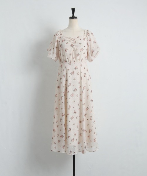 tocco closet（トッコ　クローゼット）の「パール付きフロントギャザードビーストロベリープリントワンピース（ワンピース・レディース・ブラック/アイボリー・M）」の20枚目の写真