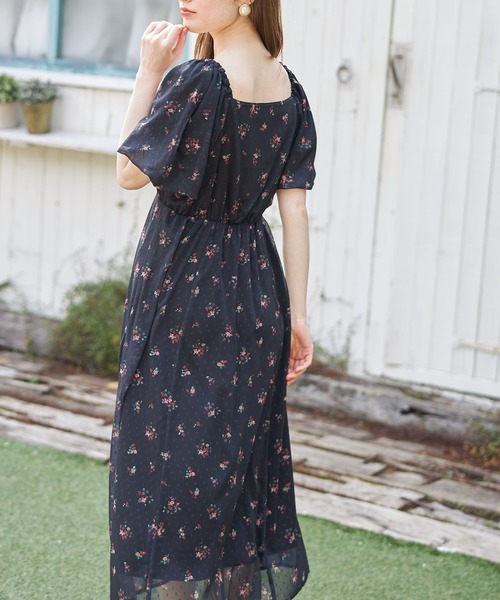 tocco closet（トッコ　クローゼット）の「パール付きフロントギャザードビーストロベリープリントワンピース（ワンピース・レディース・ブラック/アイボリー・M）」の18枚目の写真