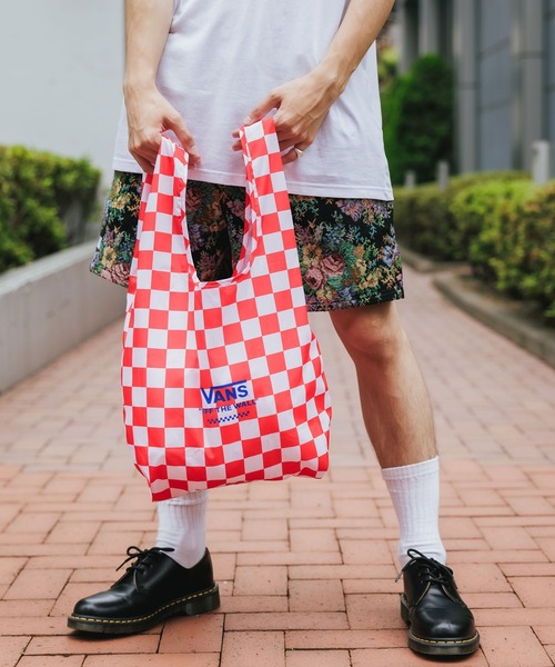 VANS（バンズ）の「VANS/バンズ M Shopper BAG ショッパーバック エコバック ハンドバック（エコバッグ/サブバッグ・メンズ・ブルー系その他/ホワイト×レッド/ブラック×ホワイト/ブラック/ブルー系その他2・FREE）」の2枚目の写真