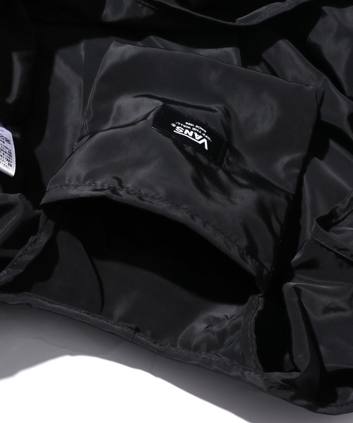 VANS（バンズ）の「VANS/バンズ M Shopper BAG ショッパーバック エコバック ハンドバック（エコバッグ/サブバッグ・メンズ・ブルー系その他/ホワイト×レッド/ブラック×ホワイト/ブラック/ブルー系その他2・FREE）」の10枚目の写真
