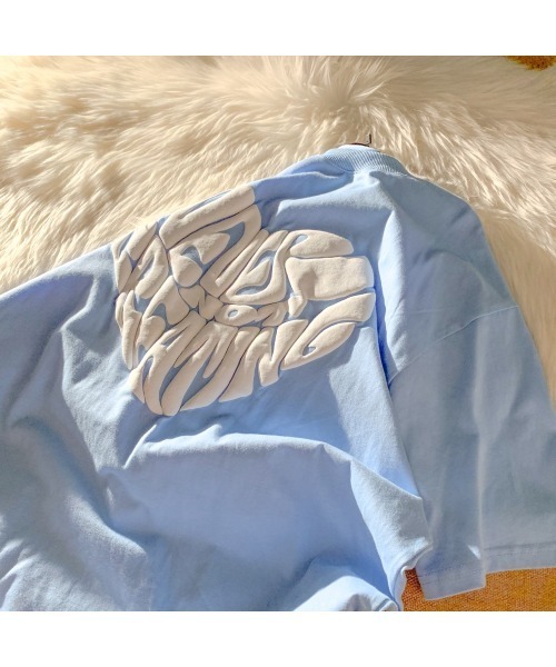 .KOM（ドットコム）の「A'GEM/9 × .kom『.kom/ドットケーオーエム』ハートグラフィック オーバーサイズ半袖Tシャツ（Tシャツ/カットソー・レディース・ライトブルー/ホワイト・L/M）」の12枚目の写真